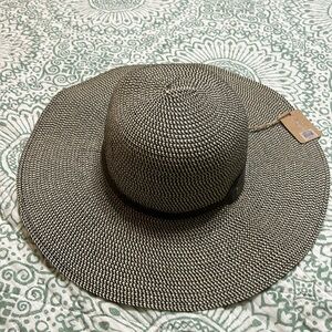 Sunlily Coast-to-Coast collection. Roll-n-Go Sun Hat